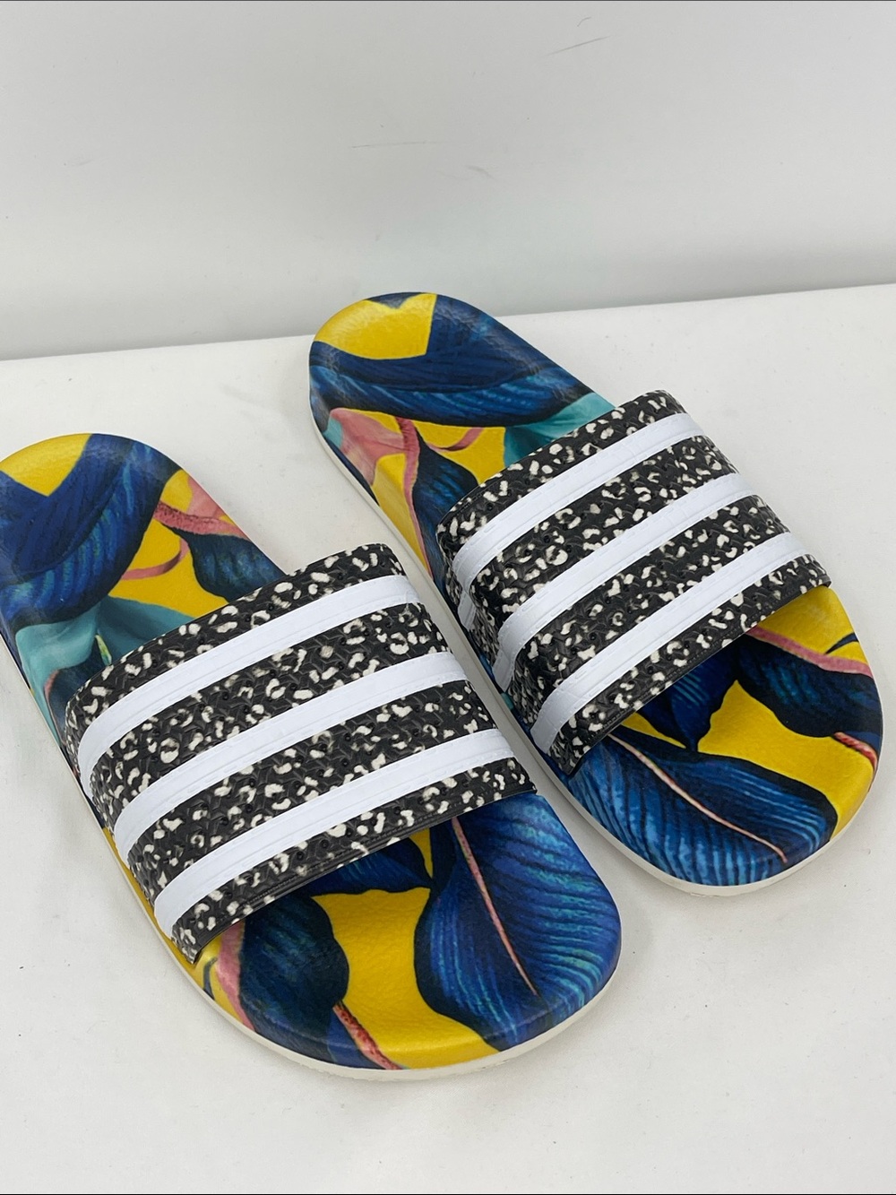 adidas ADILETTE Colorful Printed Footbed Slides in Blue, Yellow, Black WOMENS 9